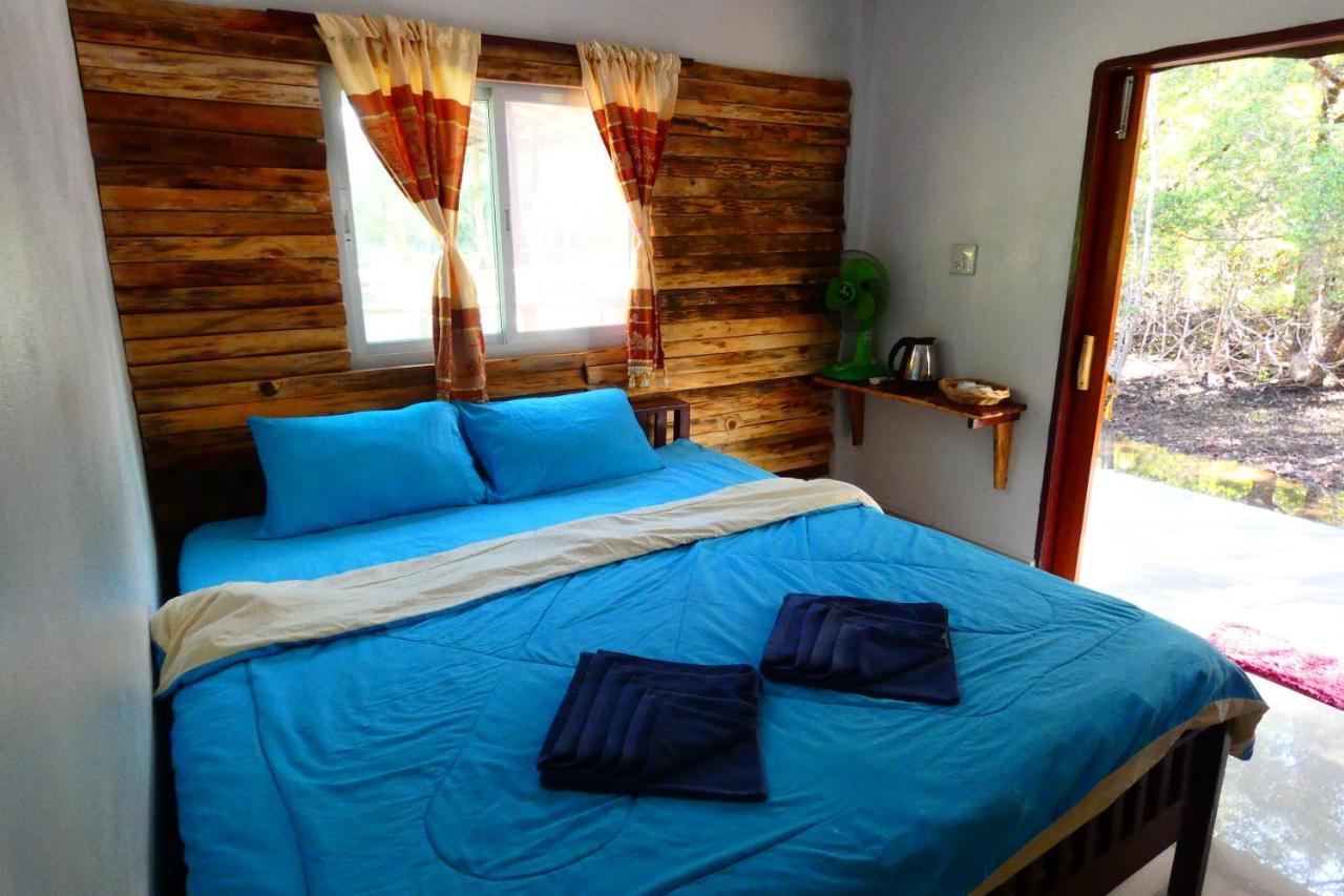 Chom Suan Homestay Ko Kut Exterior photo